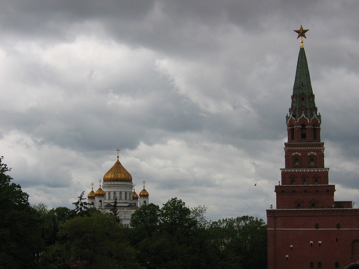 065 Cathedral of the Assumption, Kremlin Tower.jpg
